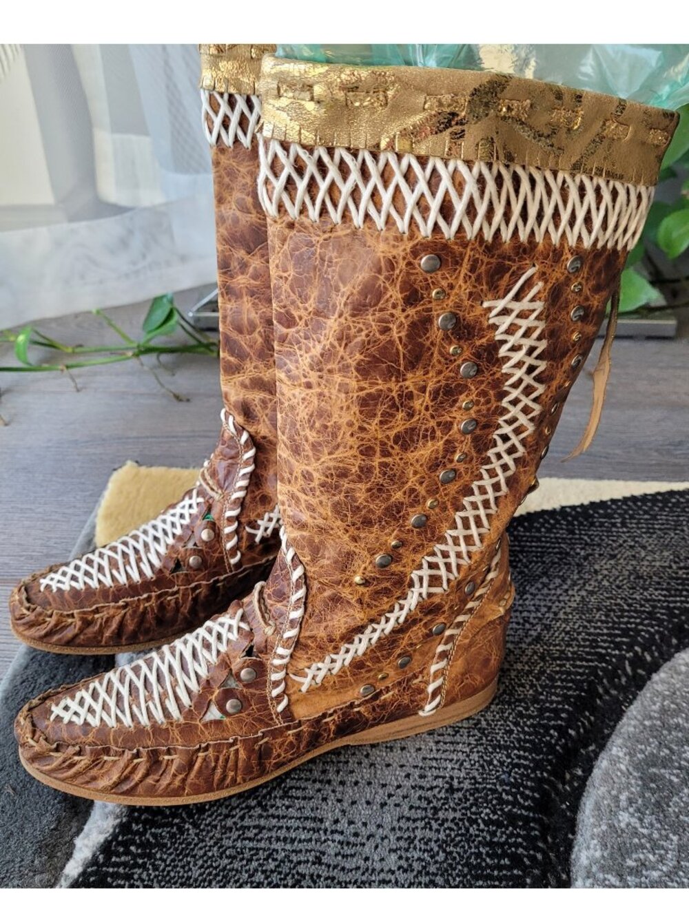 NWOT El Vaquero Handcrafted Distressed Burnt Maple Leather Moccasin Boots